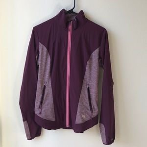 NEW! Mountain hardware running jacket - Size M